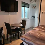 Sunset Lodge